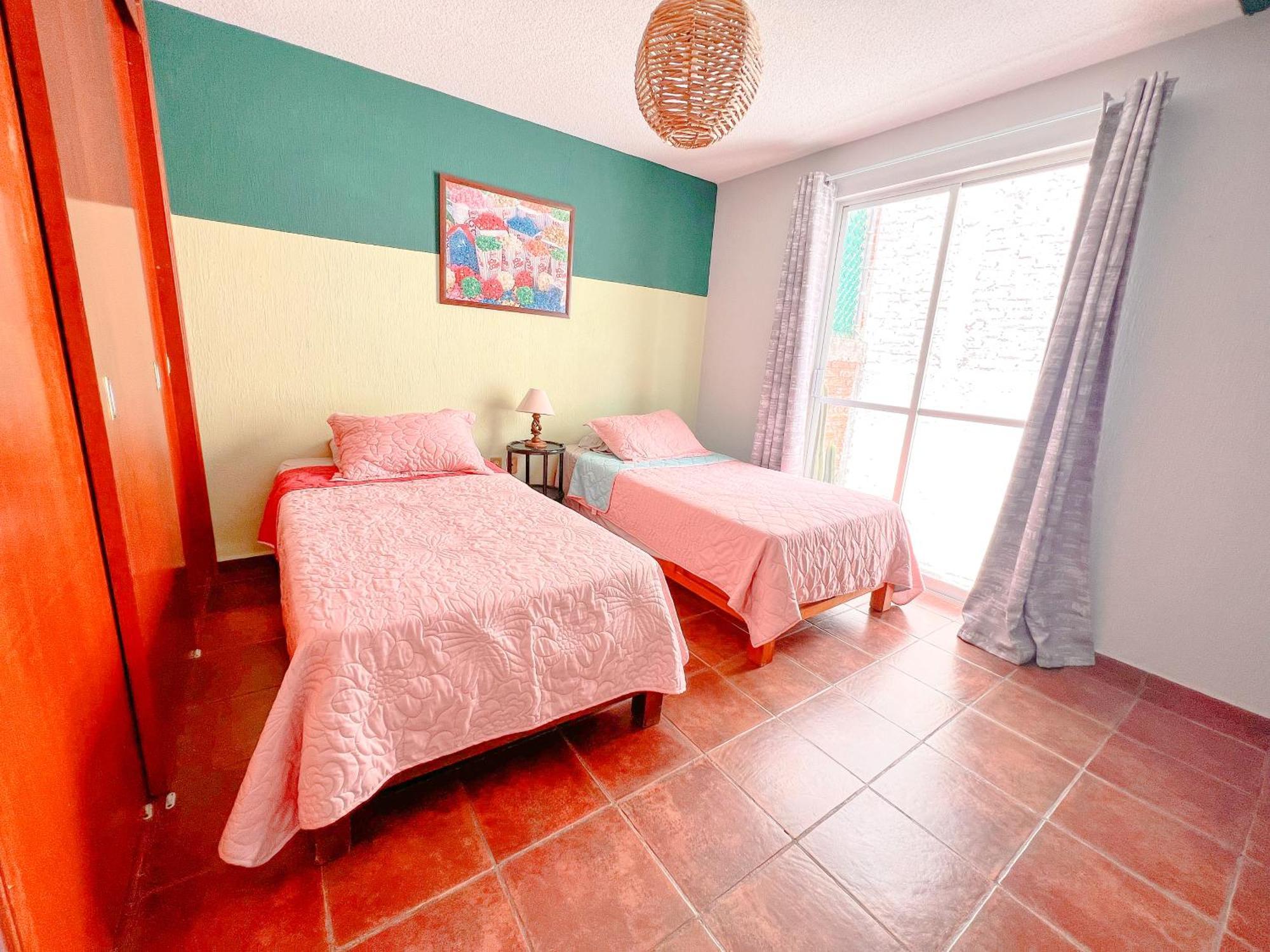 Colorful Family Condo With Terrace And Free Parking Guanajuato Exteriér fotografie